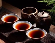 普洱生茶是當(dāng)年的好還是陳年的好？