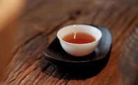茶杯放下，是為了承接下一杯香茶。